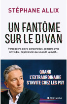 Un fantôme sur le divan